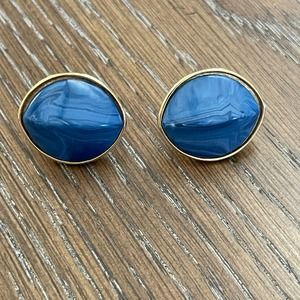 Vintage Avon Clip On Earrings Blue Marbled Acrylic Gold Tone Fashion Jewelry
